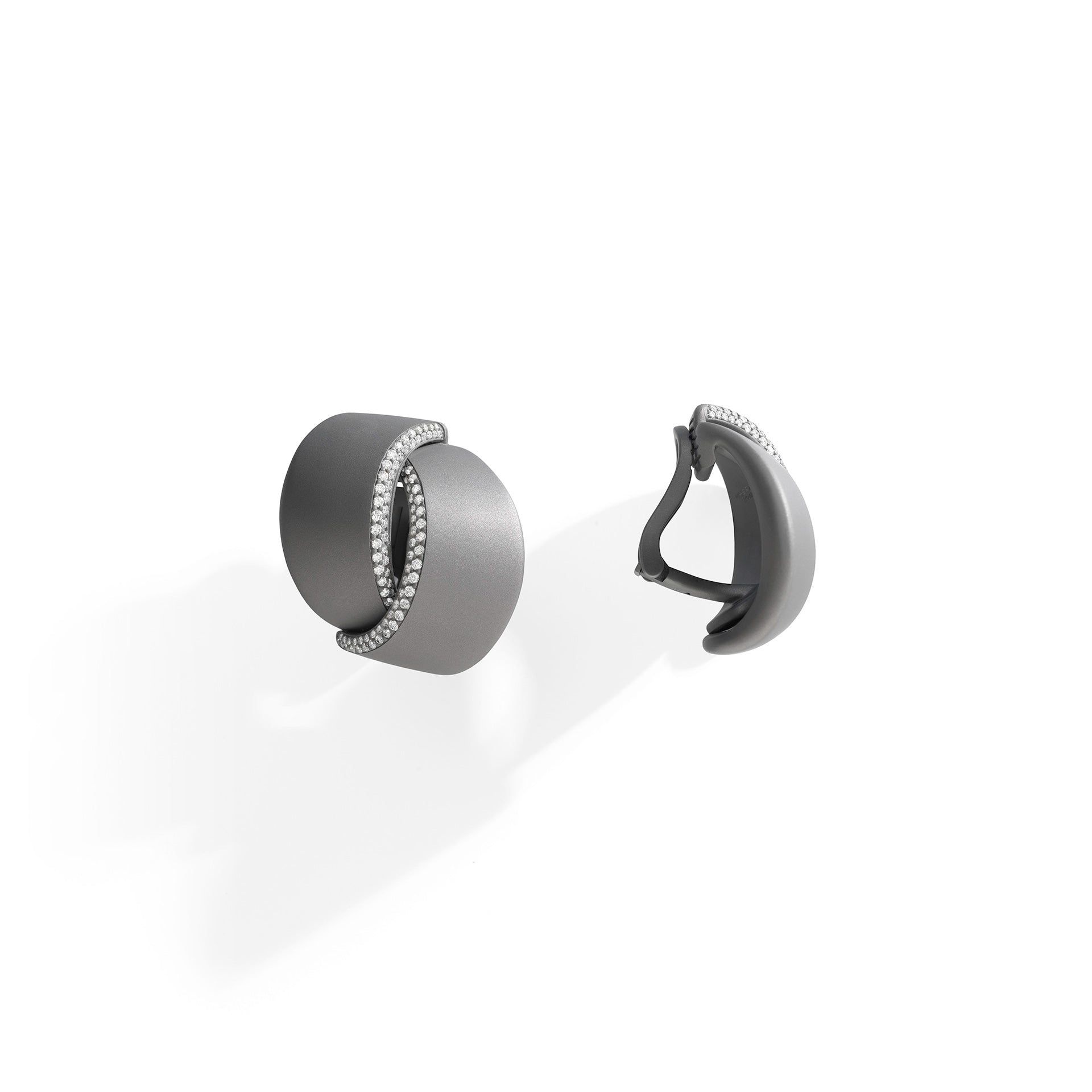 Abbraccio earclips